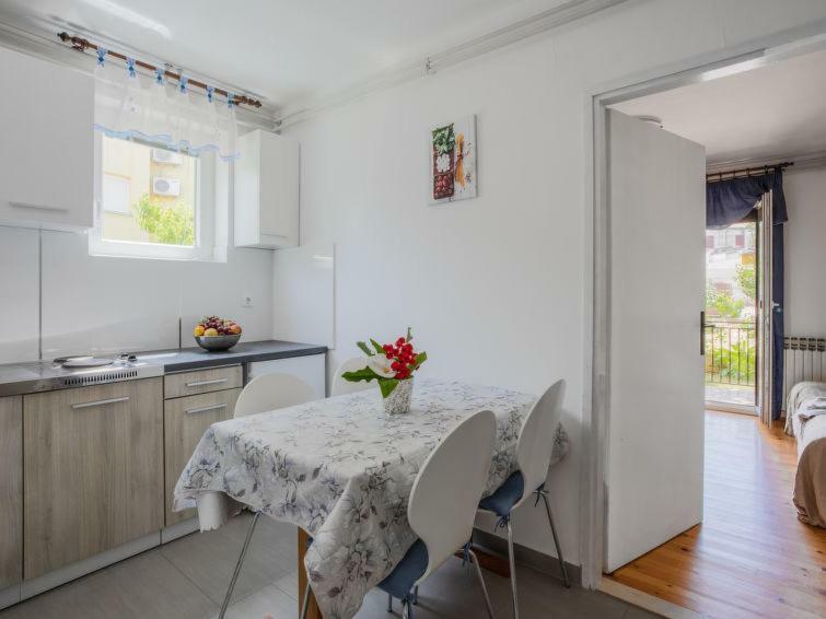 Apartments Folo Tar-Vabriga ภายนอก รูปภาพ